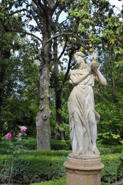 Bahçede heykel, Granada