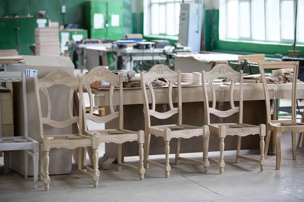 Sandalye yapma. Sandalye imalatı