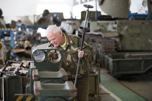 白俄罗斯 Gomil 2018年4月27日 军工工厂 修理坦克 军事装备的维护 生产武器 军用设备仓库 — 图库照片