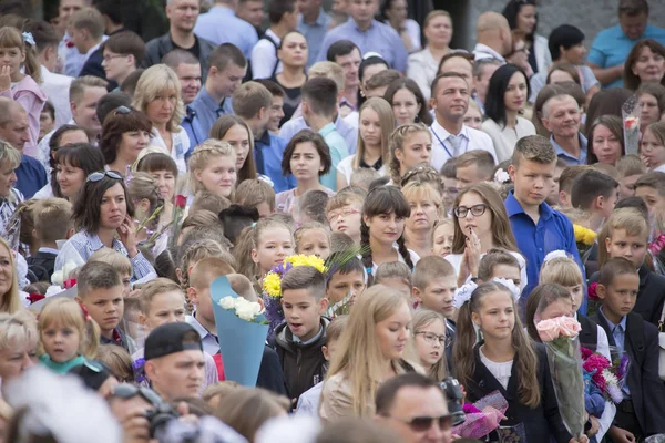 Belarus Gomel Setembro 2018 Férias Começaram Escola Uma Multidão Pessoas — Fotografia de Stock