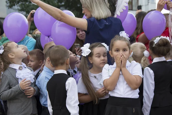 Belarús Gomel Septiembre 2018 Las Vacaciones Comenzaron Escuela Niña Colegiala — Foto de Stock
