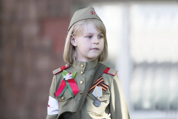 Bielorrússia Gomel Maio 2018 Dia Vitória Pequena Menina Uniforme Segundo — Fotografia de Stock