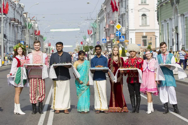 Belarus Cidade Gomel Setembro 2018 Dia Férias Central Park Pessoas — Fotografia de Stock