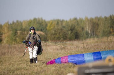 Belarus. Gomel şehir. Yamaç paraşütü Yarışması