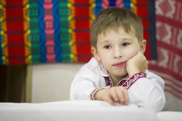 Porträtt Liten Vitryska Eller Ukrainsk Pojke Broderi Pojken Slaviska Kläder — Stockfoto