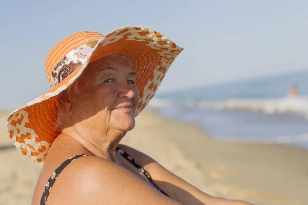 Grandmother Vacation Elderly Woman Bathing Suit Sea Old Man Sitting — Stock Photo, Image