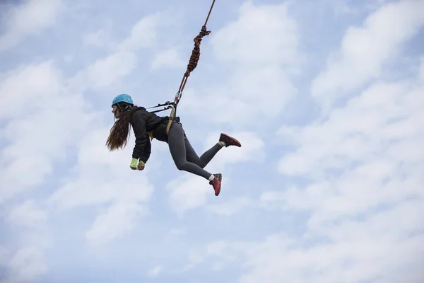 Belarus Gomel Março 2019 Saltando Ponte Para Rope Ropejumping Dangerous — Fotografia de Stock