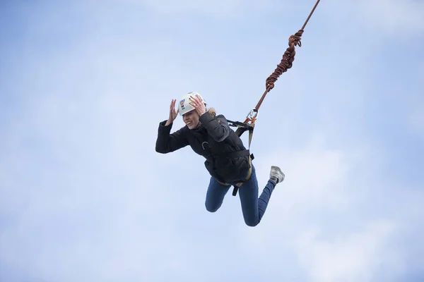Belarus Gomel March 2019 Jumping Bridge Rope Woman Jumps Great — Stock Photo, Image