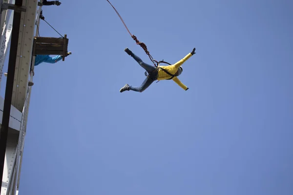 Belarus Gomel Março 2019 Saltando Ponte Para Rope Ropejumping Dangerous — Fotografia de Stock