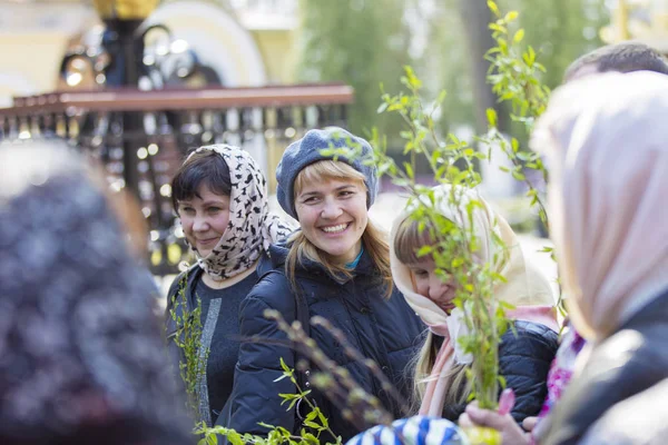 Білорусь Гомель Квітня 2019 Вербна Неділя Свято Церкви Віруючі Букетами — стокове фото