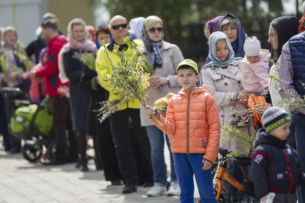 Białoruś Gomel Kwietnia 2019 Niedziela Palmowa Święto Kościelne Wierzący Bukiety — Zdjęcie stockowe