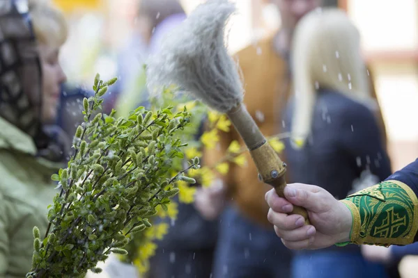 Palm Sunday Willow Dan Cadar Dengan Air Suci — Stok Foto