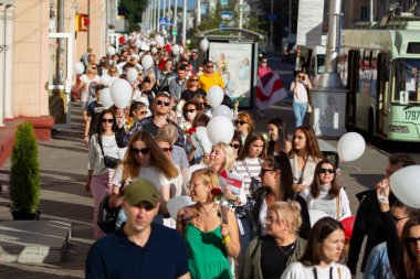 Beyaz Rusya 'da barışçıl protestocular.