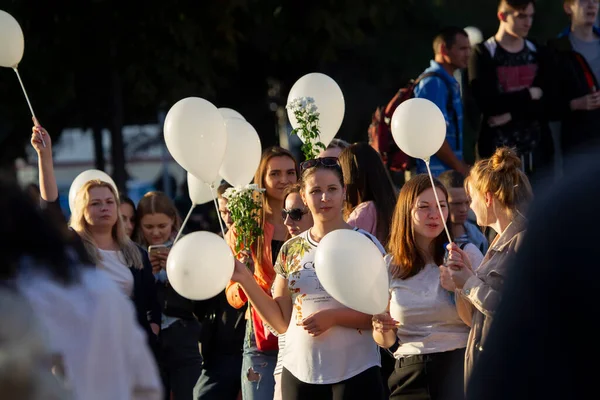 Ειρηνικοί διαδηλωτές στη Λευκορωσία. — Φωτογραφία Αρχείου