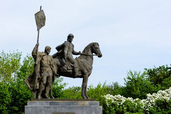 Bogdan Khitrovo anıt Ulyanovsk şehir merkezinde. Taç Avenue. Volga dolgu, Rusya, Ulyanovsk. 25 Mayıs 2018