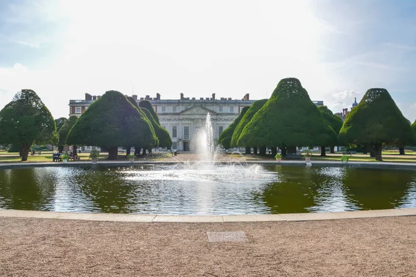 Hampton Court Palace Brick Inghilterra Lawn Public Park Londra Regno — Foto Stock