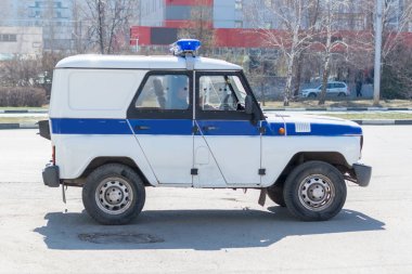 Uaz 469 (1971present) bir off-road hafif araçtır. Uaz 469ap yalıtımlı beş kapılı metal gövde ve isteğe bağlı özel ekipman ile polis devriye arabası. Ulyanovsk, Rusya Federasyonu.