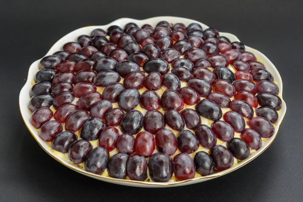 Üzüm, tavuk ve che ile efsanevi Tiffany katmanlı salata