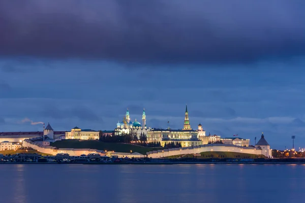 Казанский Кремль с Президентским дворцом, Благовещенский собор , — стоковое фото