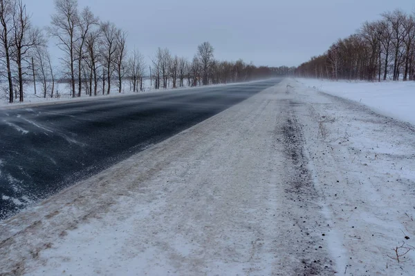 Tormenta Nieve Carretera Patrones Carretera Invierno Forma Cuatro Líneas Rectas — Foto de Stock