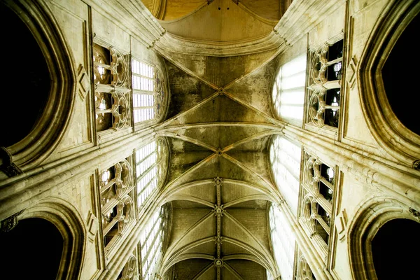 Esplêndido Interior Antiga Cúpula Catedral Gótica — Fotografia de Stock