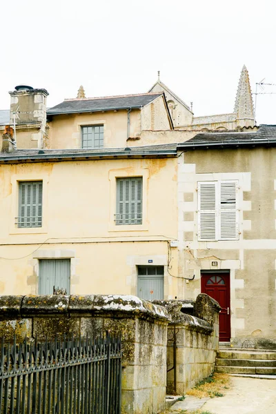 Pittoresca Vista Sulla Strada Del Centro Storico Francese Poitiers — Foto Stock