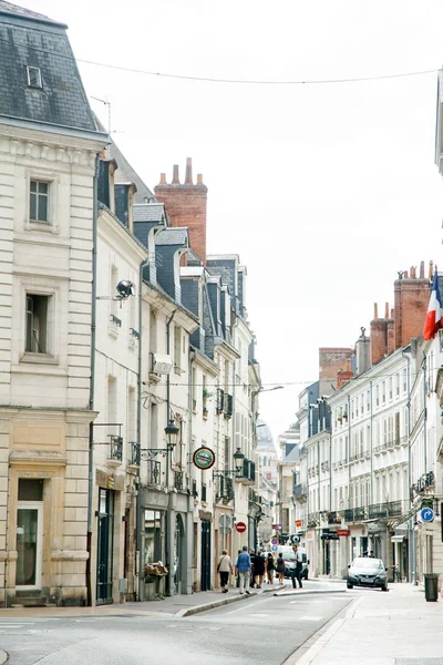 Tursos França Agosto 2018 Turistas Andando Rua Com Edifícios Tradicionais — Fotografia de Stock