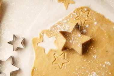 Yıldız şekiller, Noel kavramı İsveçli zencefil çerezleri pişirme 