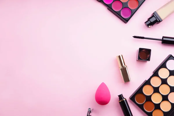 Lipstick Concealer Palettes Foundation Mascara Eyelash Curler Pastel Pink Background — Stock Photo, Image