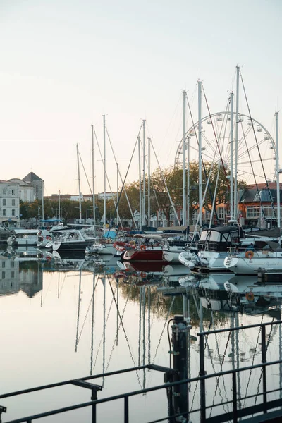 Rochelle Frankrijk Augustus 2018 Embankment Met Jachten Boten Rochelle Stad — Stockfoto