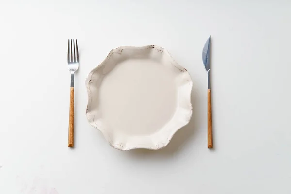 White Empty Plate Knife Fork Isolated White Background Top View — Stock Photo, Image