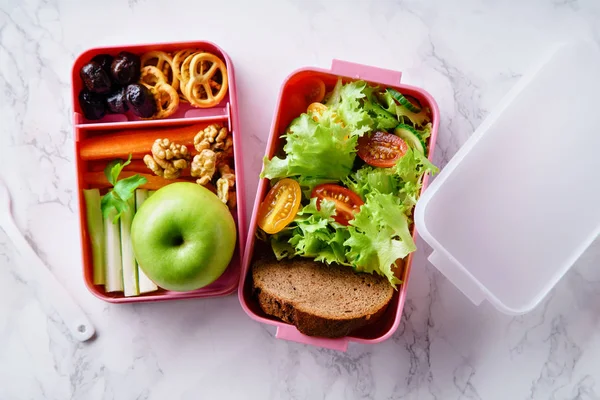 Doos Van Lunch Met Salade Gezond Voedsel Voor Werk School — Stockfoto