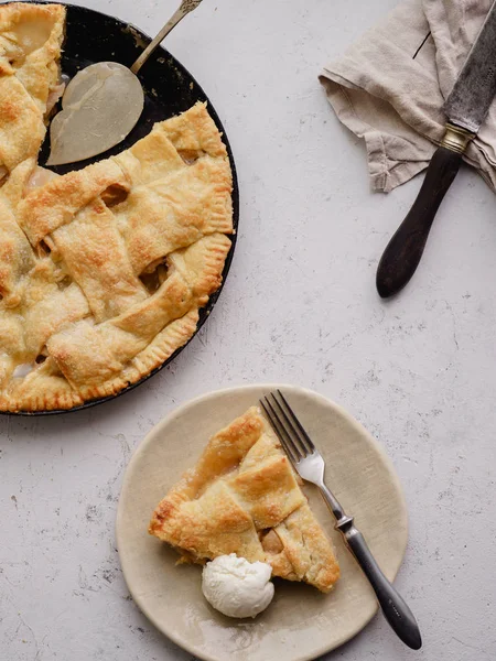 Apple Pie Lattice Decoration Slice Served Handmade Ceramic Plate Scoop — Stock Photo, Image