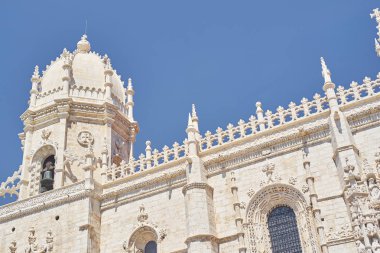Manuelino 'daki Jeronimos Manastırı. Güneşli bir günde, Lizbon, Portekiz. 