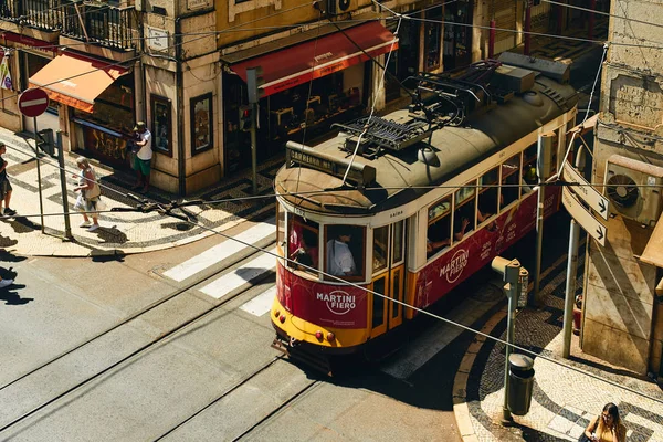 Lisboa Portugal Agosto 2019 Tranvía Tradicional Rojo Vintage Calle Del — Foto de Stock