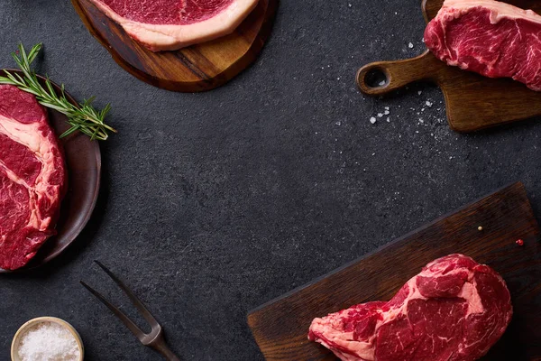 리베야 피카냐 곁들인 줄무늬 앙구스 쇠고기 스테이크 위에서 — 스톡 사진