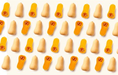 Beyaz arka planda izole edilmiş olgun dilimlenmiş tereyağsız kabak deseni..