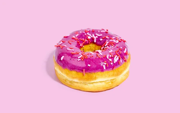 Сладкий Глазированный Фиолетовый Пончик Изолирован Красочном Фоне — стоковое фото