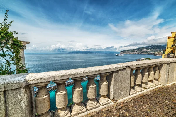 Balustrade Béton Près Rivage Sorrente Célèbre Dans Monde Entier Campanie — Photo