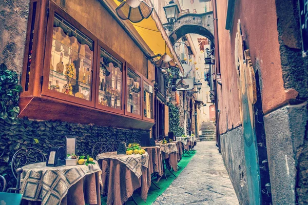 Rustic Tables Narrow Alley World Famous Sorrento Campania Italy — Stock Photo, Image