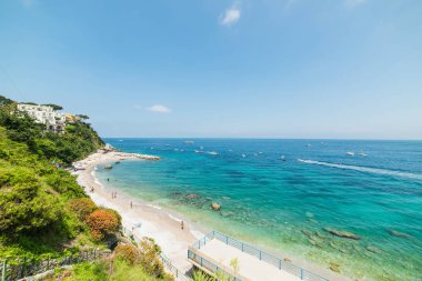 Marina Grande beach yukarıda da görüleceği Capri adasında. Campania, İtalya