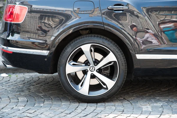 Paris Frankrijk Juli 2018 Detail Van Bentley Bentayga Luxe Suv — Stockfoto