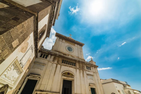 Zon Schijnt Santa Maria Dell Assunta Kerk Positano Amalfikust Campania — Stockfoto