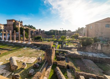 Dünya gün batımında ünlü imparatorluk Fora. Roma, İtalya