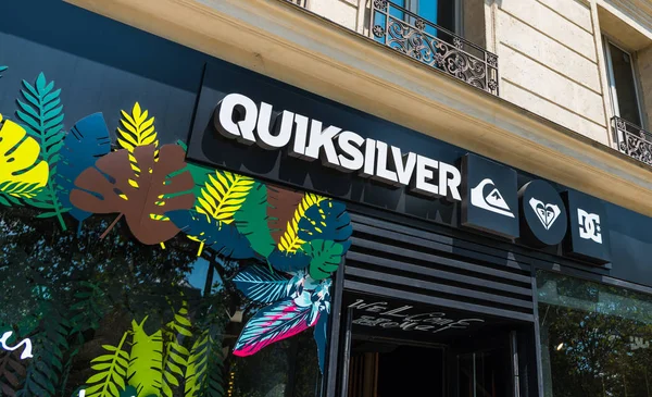 Paris France July 2018 Quiksilver Store Avenue Des Champs Elysees — Stock Photo, Image