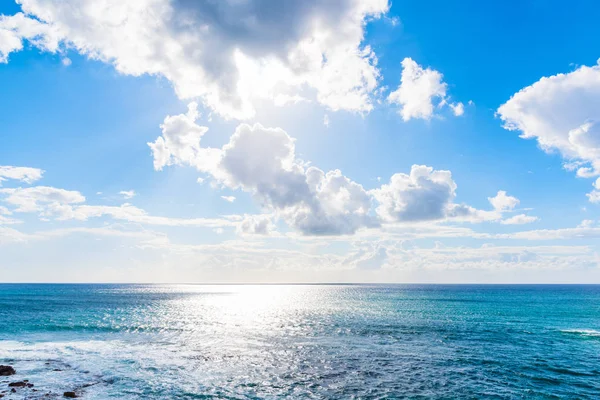Witte Wolken Sardijnse Blauwe Zee Italië — Stockfoto