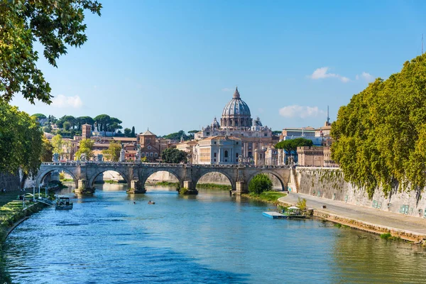 Saint Peter Dome Seen Tiber River Rome Italy — Stock Photo, Image