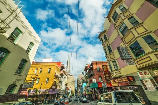 San Francisco Usa October 2016 Traffic Chinatown Cloudy Day — Stock Photo, Image