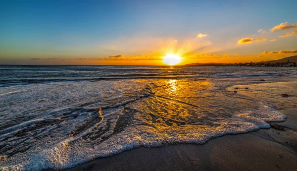 Sol Brillando Sobre Mar Atardecer Cerdeña Italia — Foto de Stock