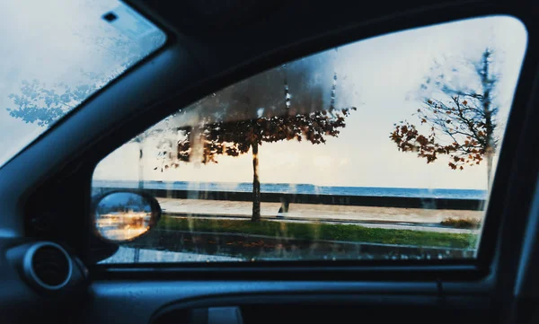 Nedves Úton Tenger Látott Ból Egy Autó Windows Egy Esős — Stock Fotó
